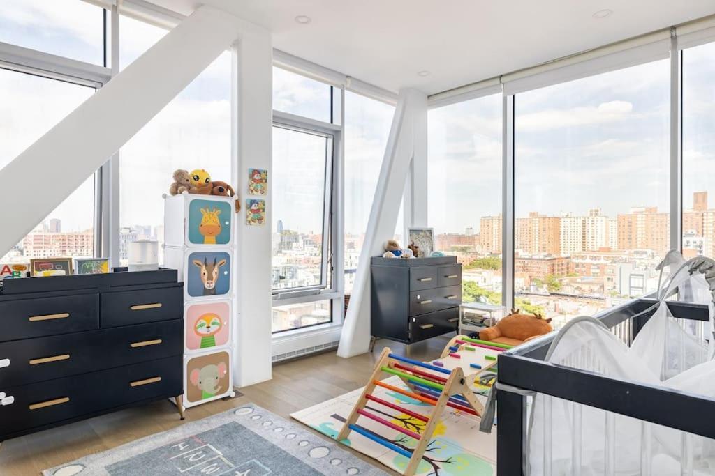 Brand New Five Bedroom Penthouse Apartamento *