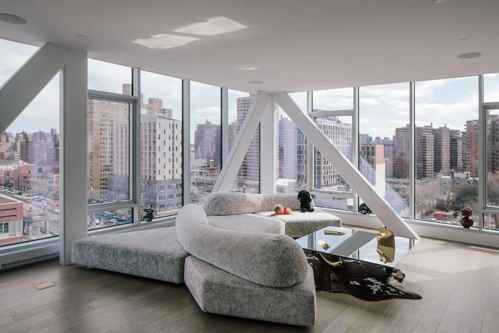 Brand New Five Bedroom Penthouse Apartamento