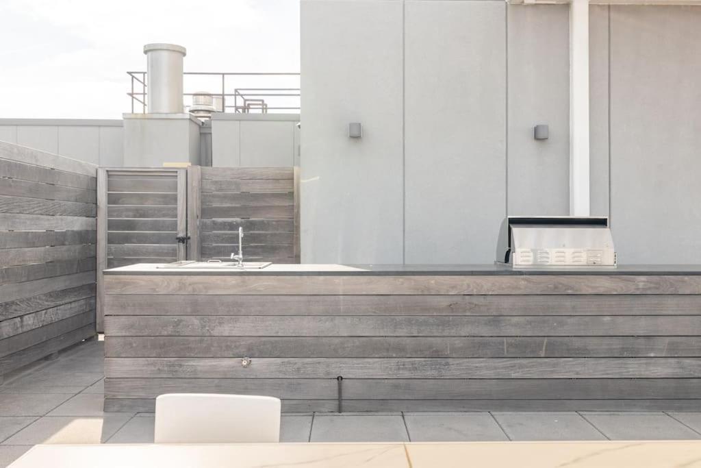 Brand New Five Bedroom Penthouse Apartamento *